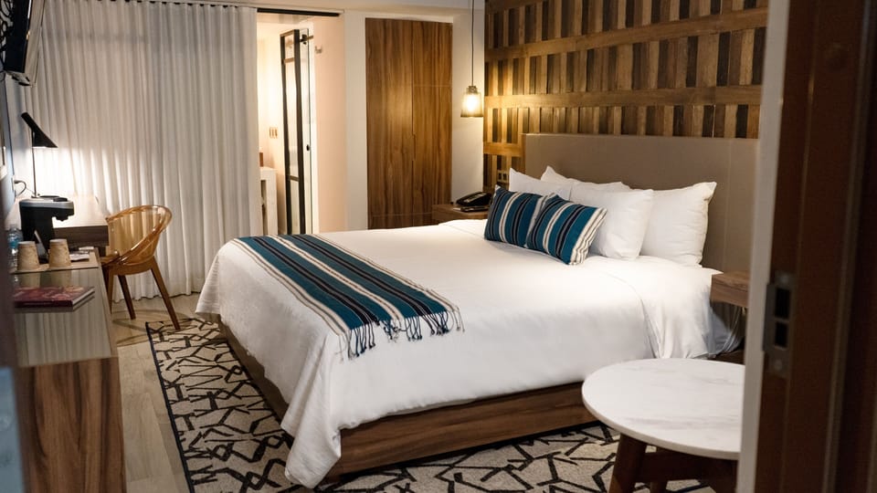 Minibar, in-room safe, individually decorated, individually furnished