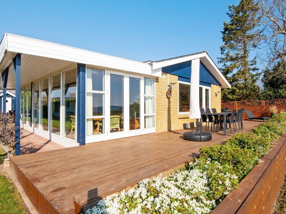 House | Outdoor dining
