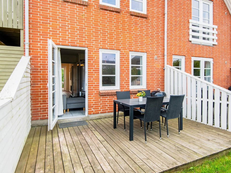 Apartment | Outdoor dining