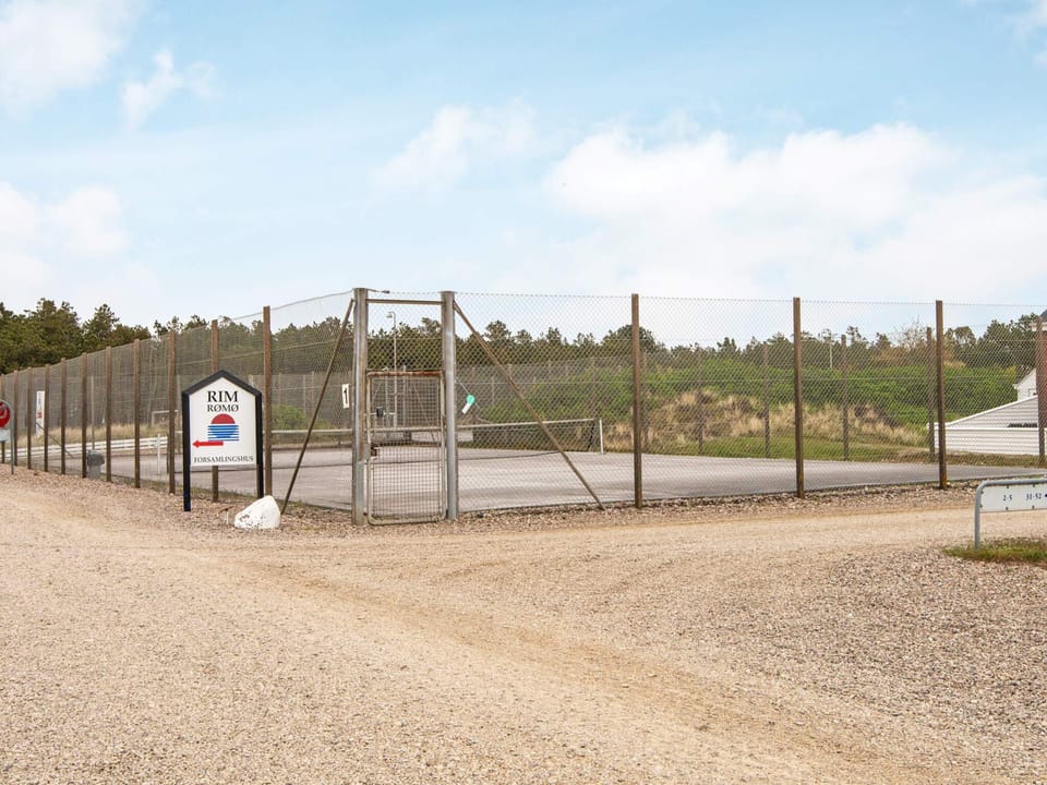 House | Sport court