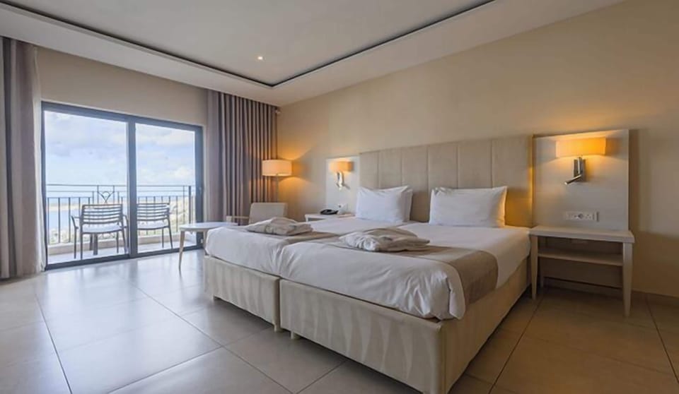 Deluxe Double or Twin Room, Garden View | Premium bedding, in-room safe, desk, laptop workspace