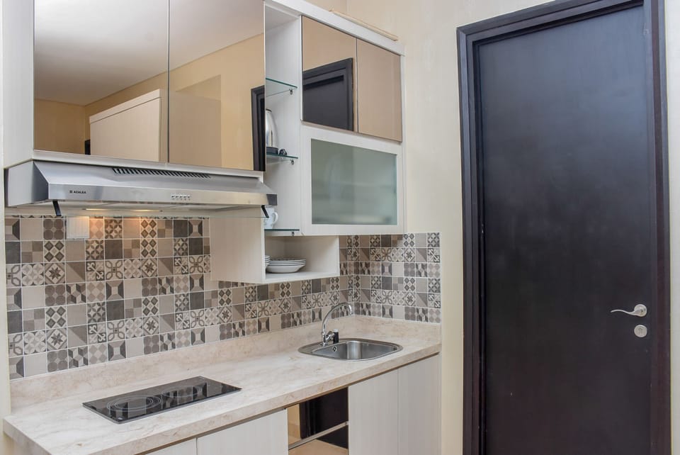 Apartment | Private kitchen | Full-size fridge, stovetop