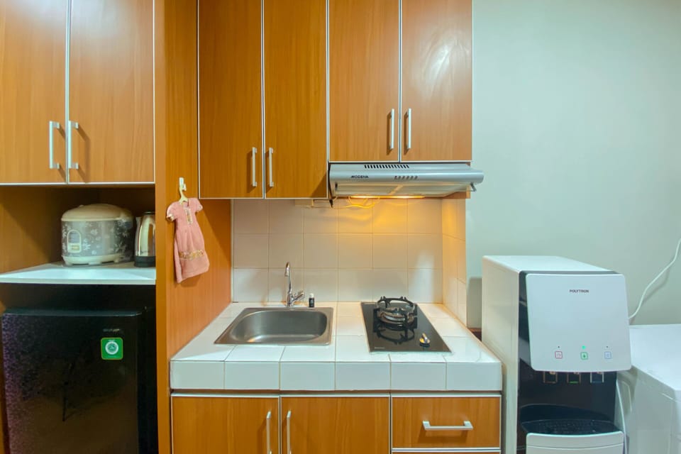 Apartment | Private kitchen | Full-size fridge, stovetop