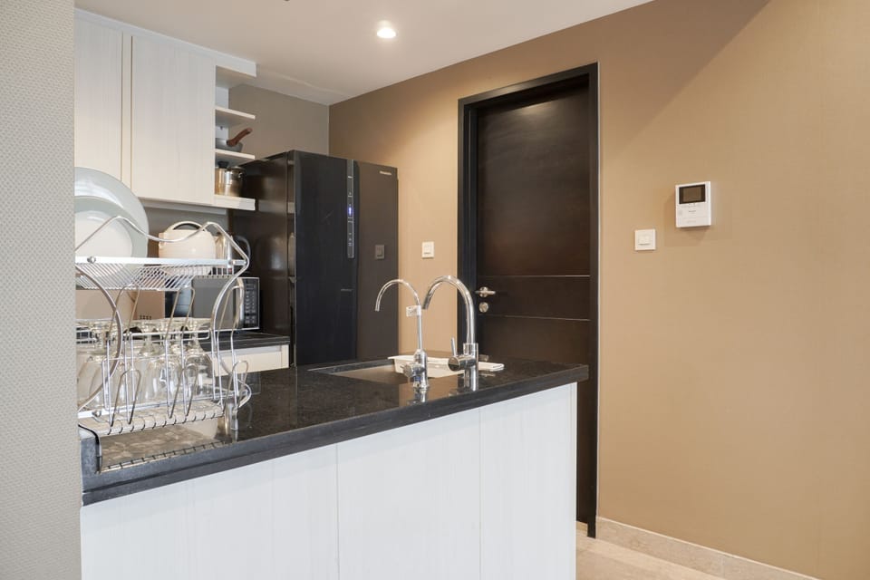 Apartment | Private kitchen | Full-size fridge, stovetop