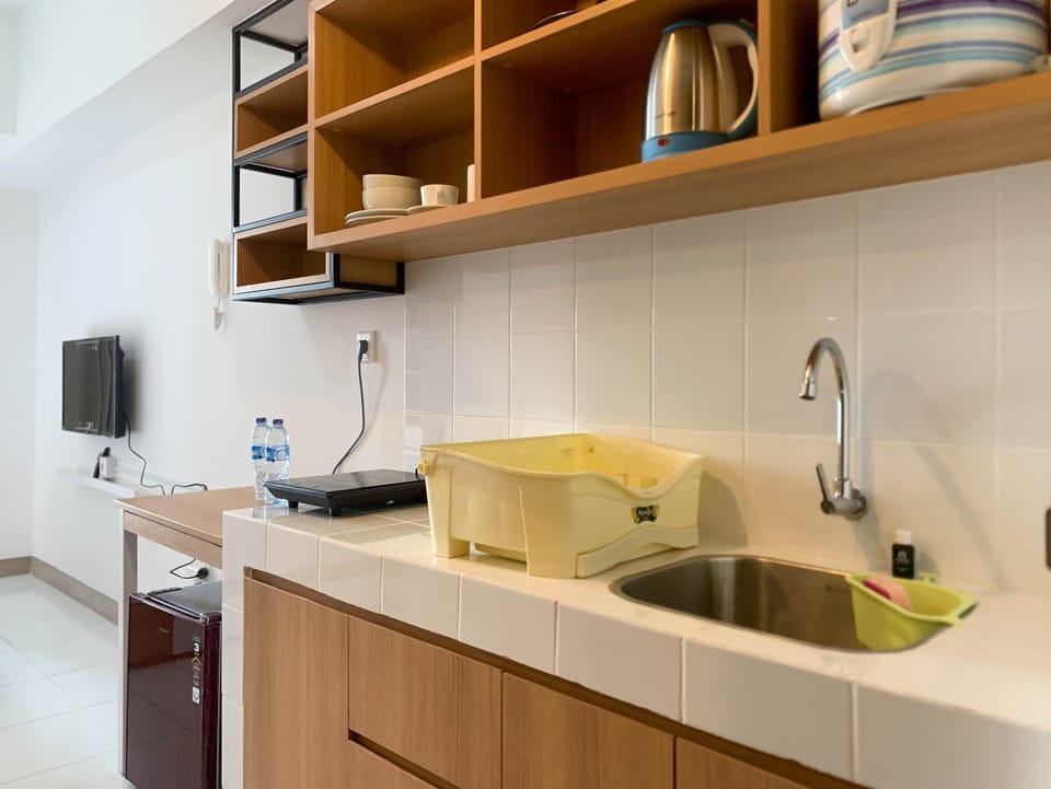 Studio | Private kitchen | Full-size fridge, stovetop