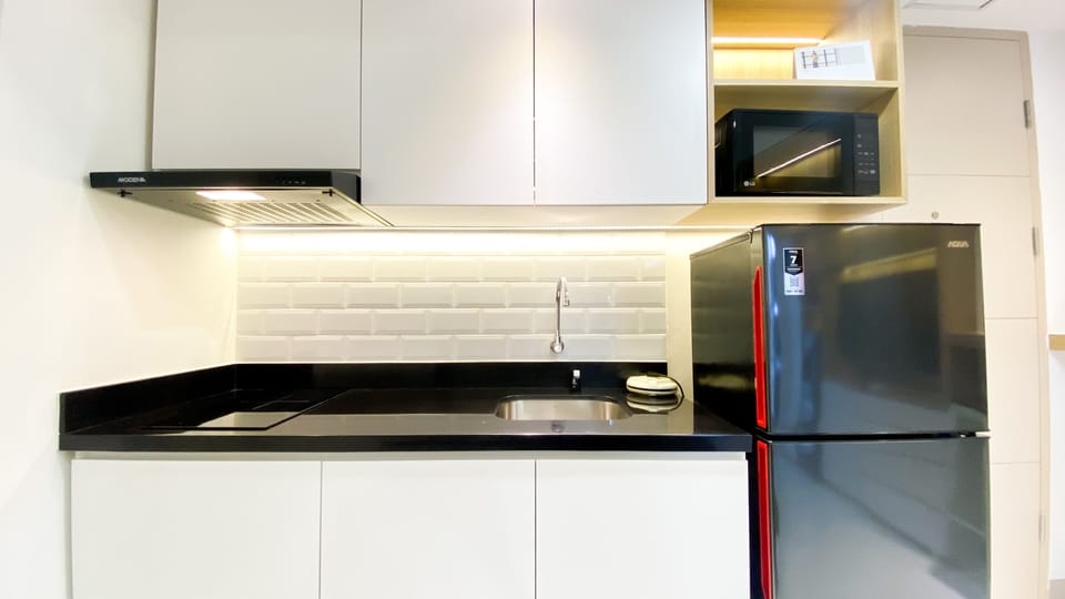 Apartment | Private kitchen | Full-size fridge, stovetop