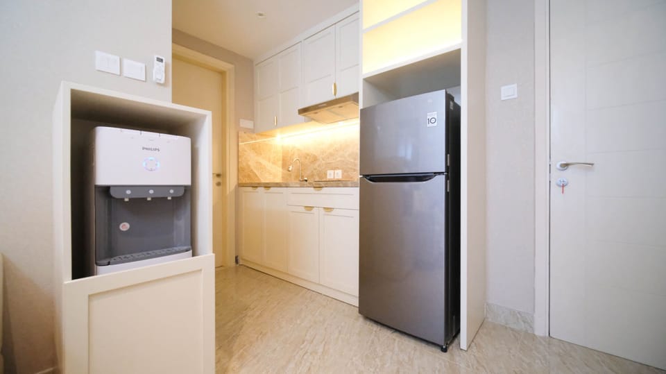 Apartment | Private kitchen | Full-size fridge, stovetop