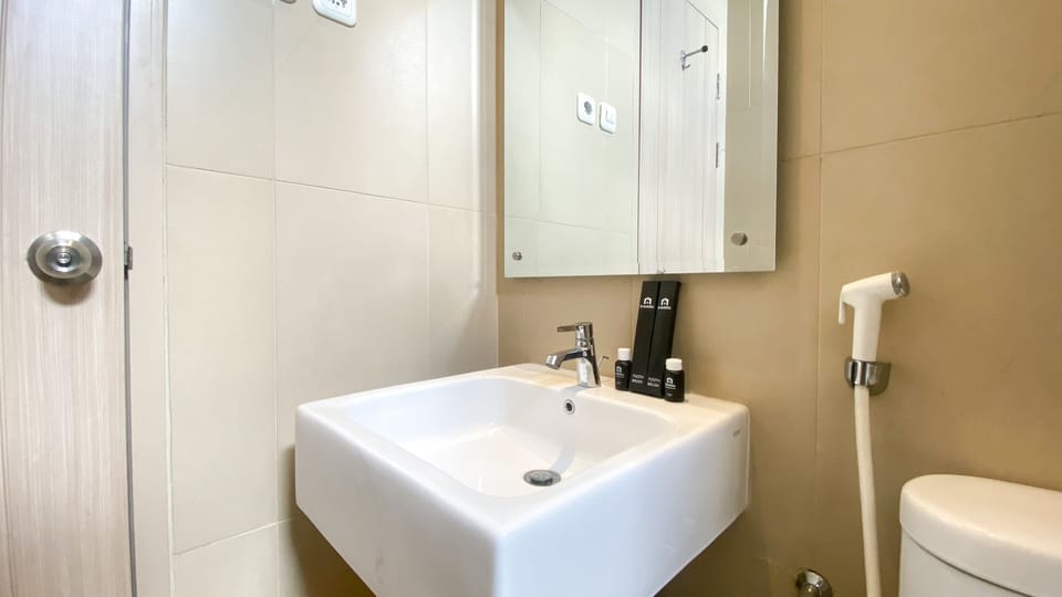Comfort Stay And Nice 2Br Apartment At Elpis Residence Apartment in Jakarta