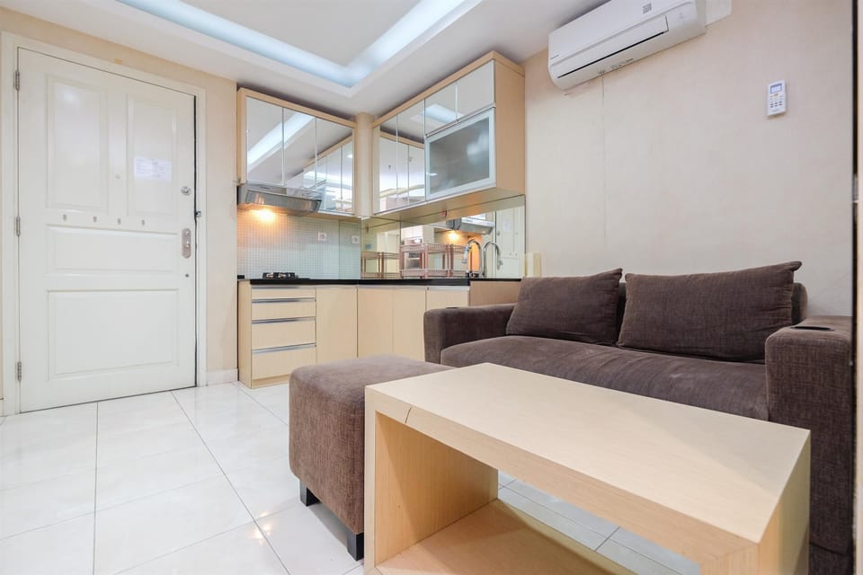 Apartment | Living area | TV