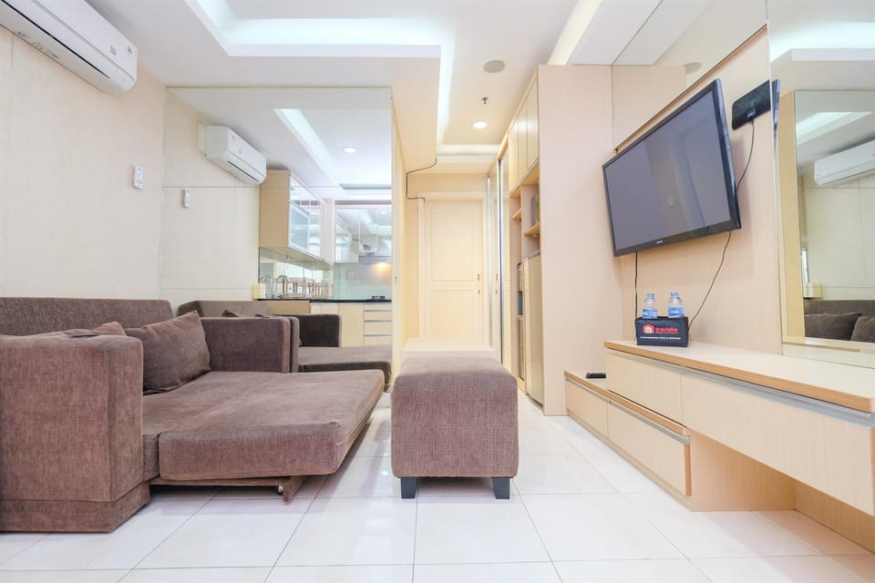 Apartment | Living area | TV