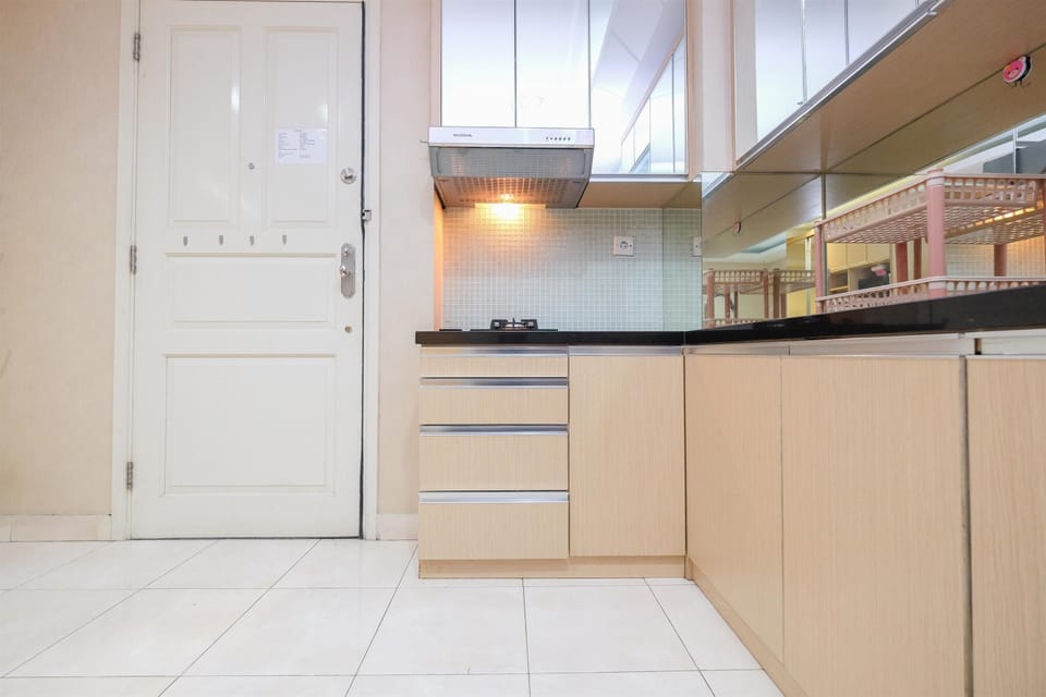 Apartment | Private kitchen | Full-size fridge, stovetop