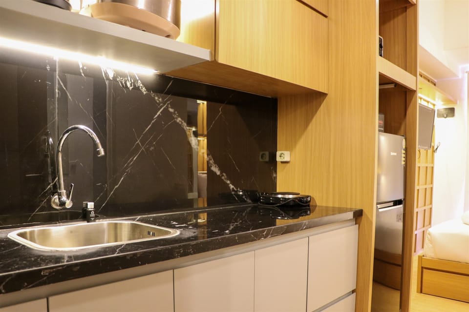 Studio | Private kitchen | Full-size fridge, stovetop