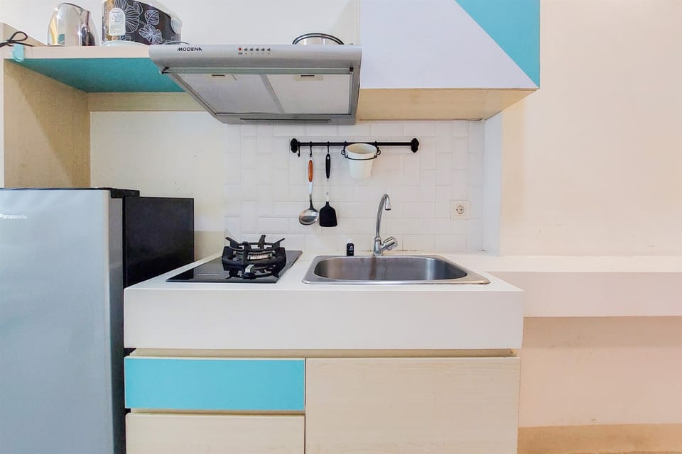 Studio | Private kitchen | Full-size fridge, stovetop