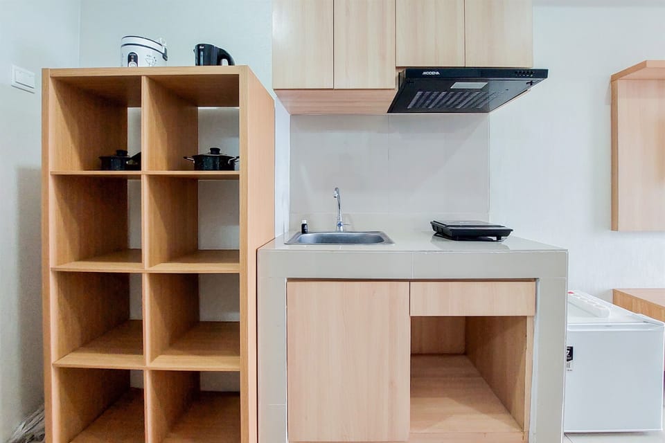 Studio | Private kitchen | Full-size fridge, stovetop