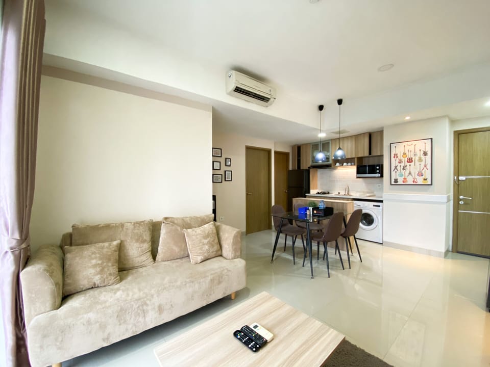 Apartment | Living area | TV
