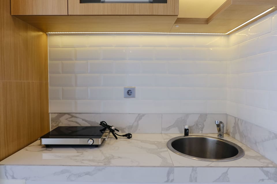 Studio | Private kitchen | Full-size fridge, stovetop