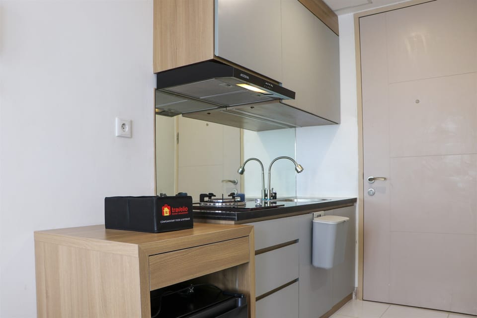 Studio | Private kitchen | Full-size fridge, stovetop
