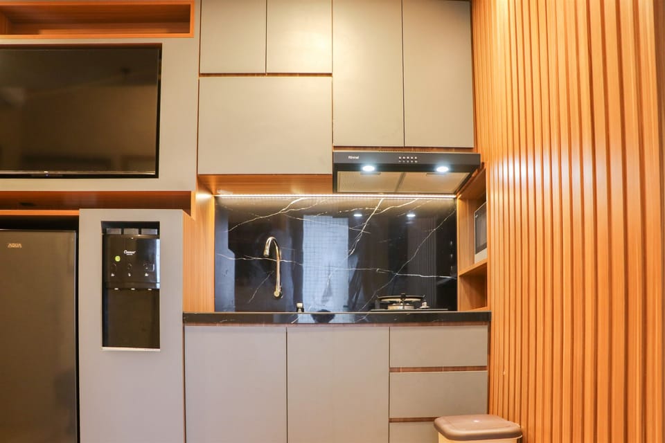 Apartment | Private kitchen | Full-size fridge, stovetop