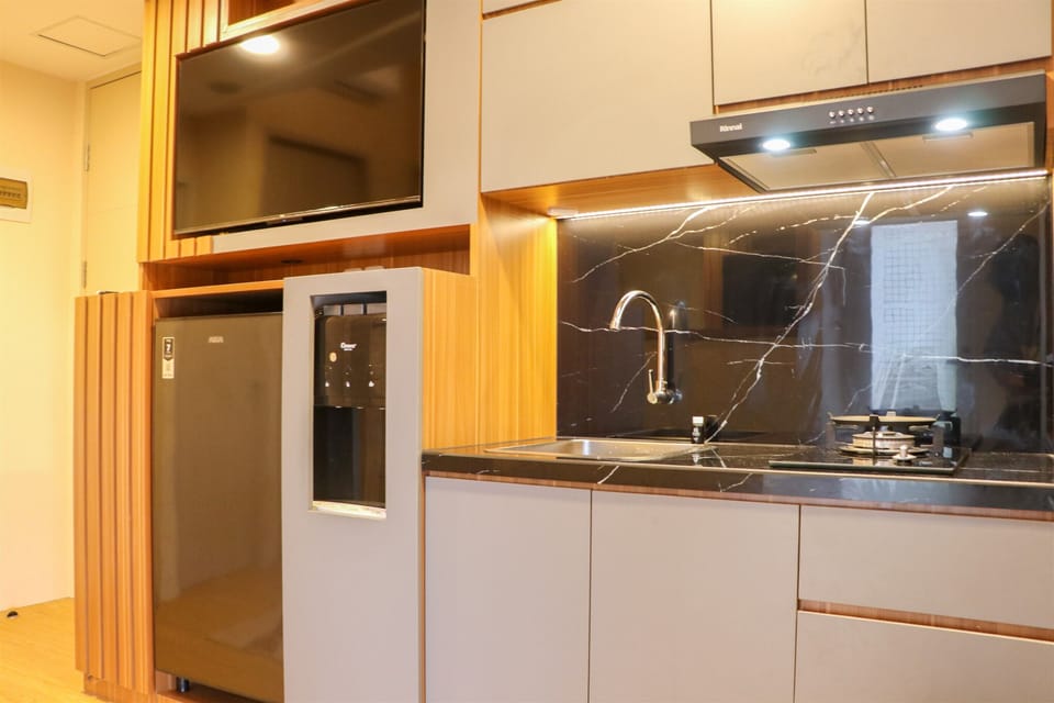 Apartment | Private kitchen | Full-size fridge, stovetop