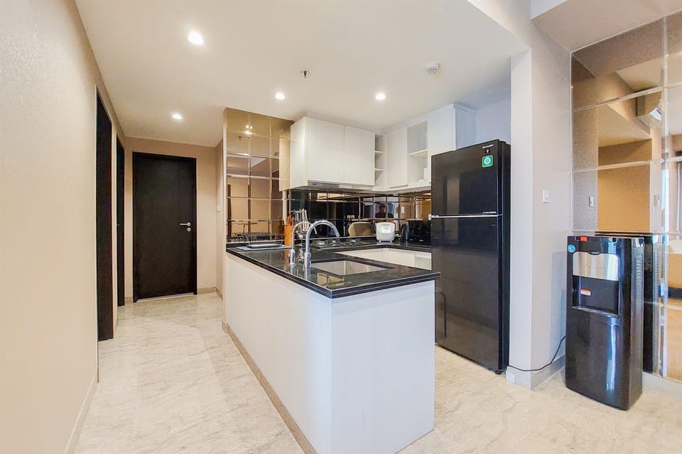 Apartment | Private kitchen | Full-size fridge, stovetop