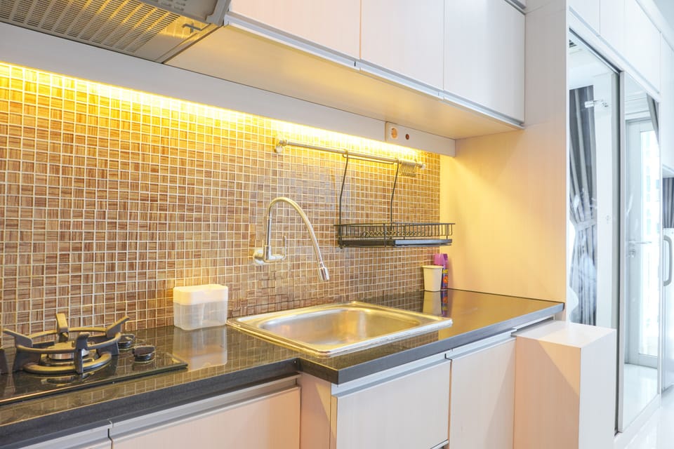 Studio | Private kitchen | Full-size fridge, stovetop