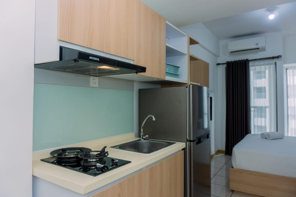 Studio | Private kitchen | Full-size fridge, stovetop