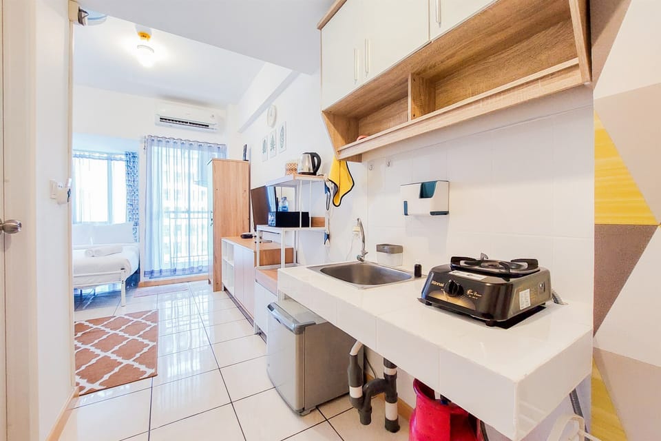 Studio | Private kitchen | Full-size fridge, stovetop