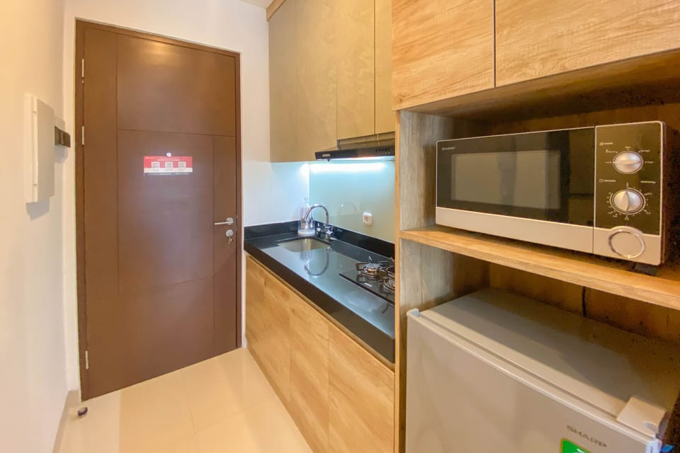 Studio | Private kitchen | Full-size fridge, stovetop