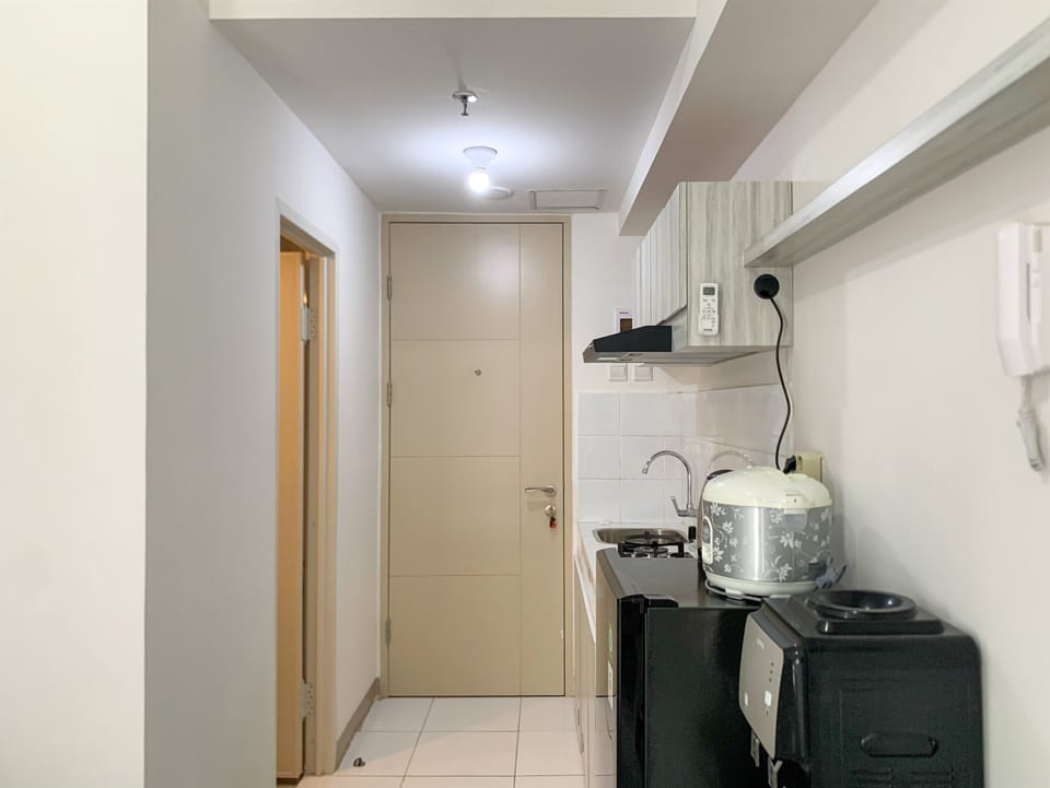 Studio | Private kitchen | Full-size fridge, stovetop