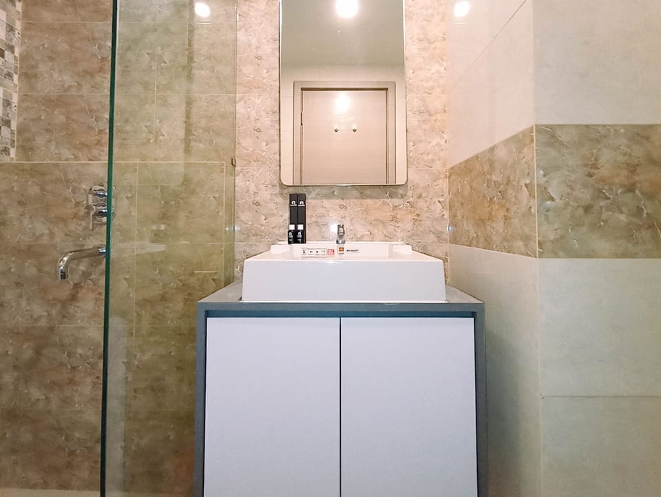 Studio | Bathroom