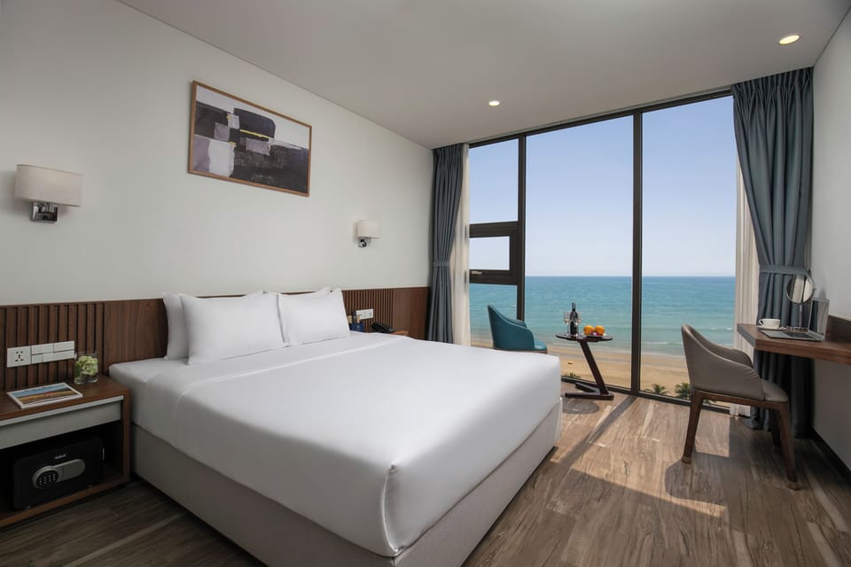 Executive Studio Suite, 1 King Bed, Non Smoking, Sea View | View from room