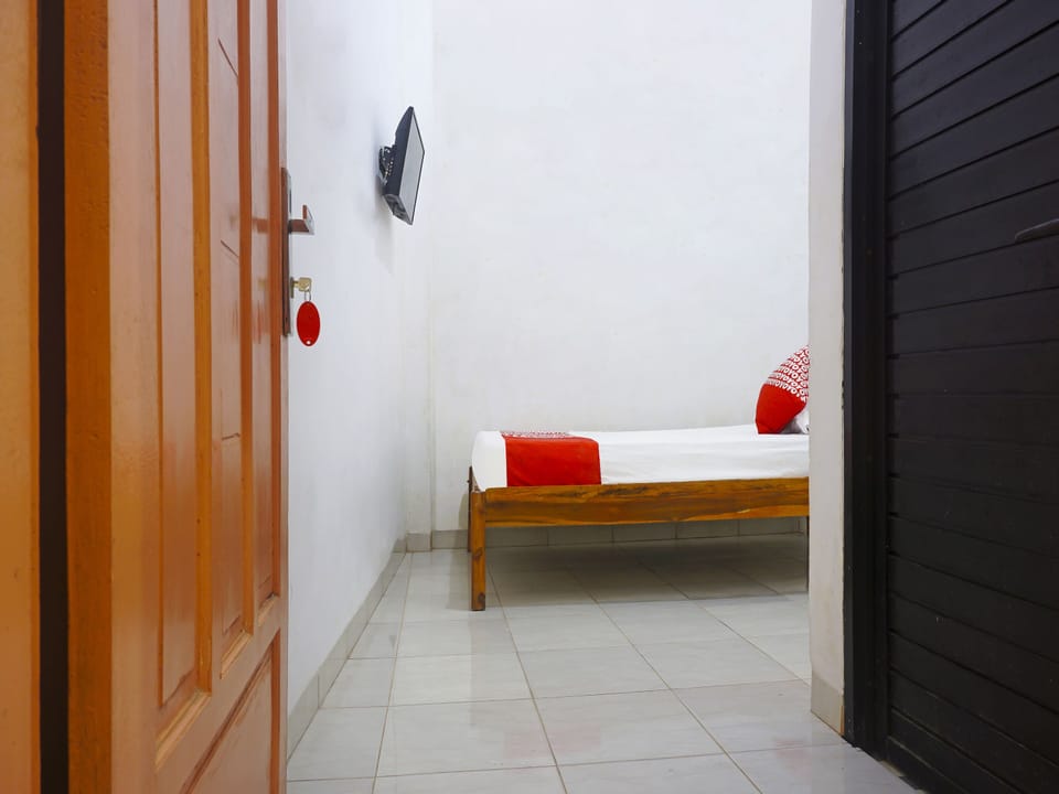 Single Room | WiFi (free), bed sheets