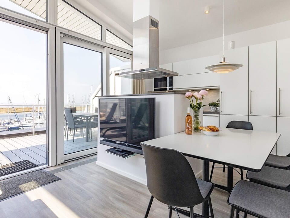 Apartment | Dining