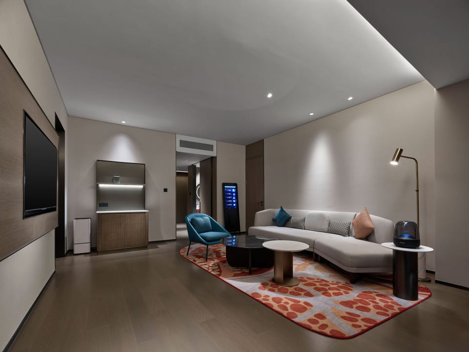 Panoramic Suite | Down comforters, minibar, in-room safe, desk