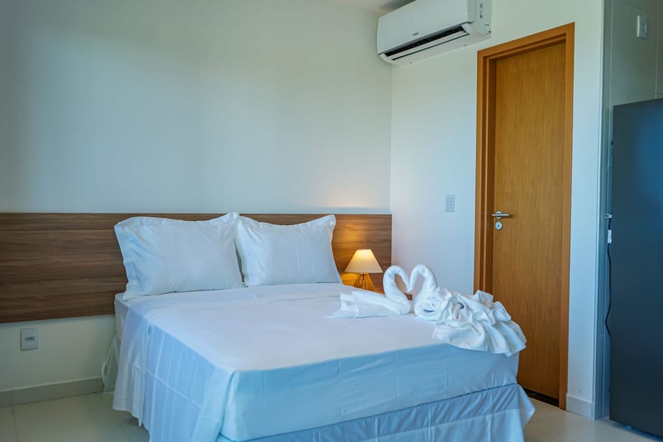 Laptop workspace, free WiFi, bed sheets