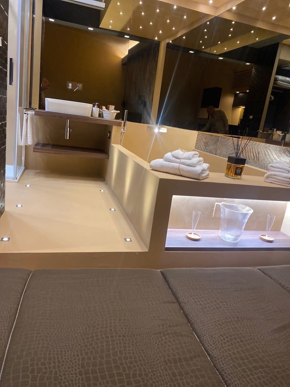 Luxury Studio Suite | Egyptian cotton sheets, premium bedding, memory foam beds