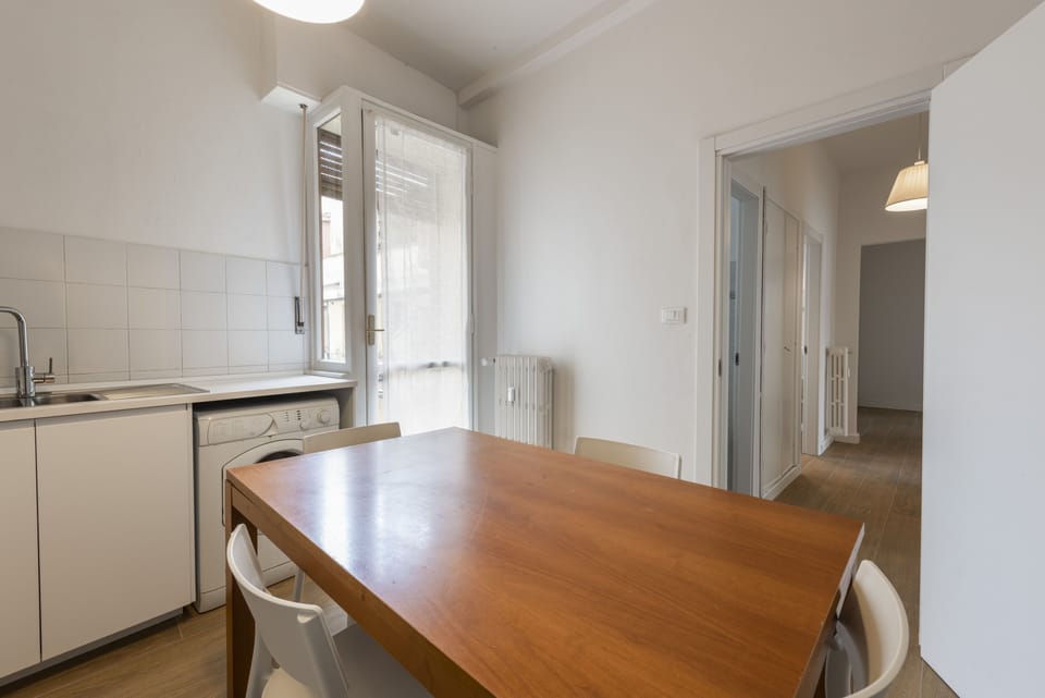 City Apartment | Private kitchen | Full-size fridge, oven, stovetop, cookware/dishes/utensils