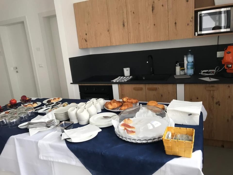 Free daily full breakfast
