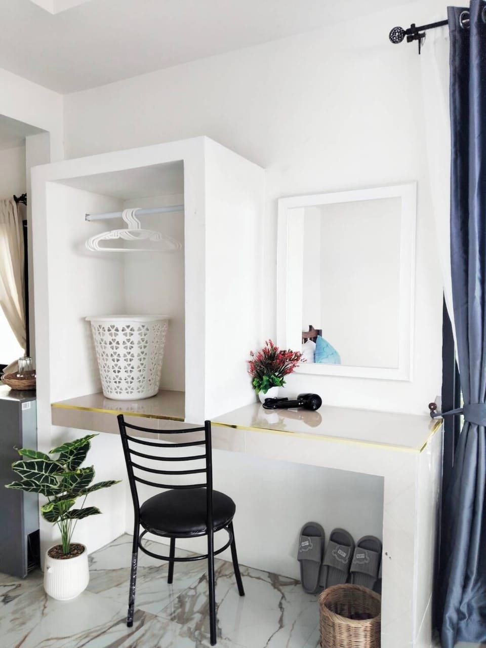 Deluxe Studio Suite | Free WiFi, bed sheets