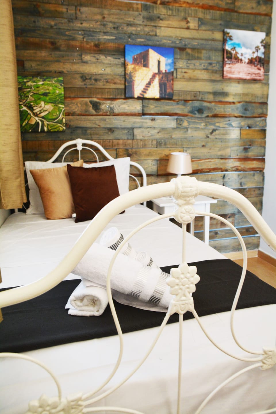 Classic Room | Desk, iron/ironing board, free WiFi, bed sheets