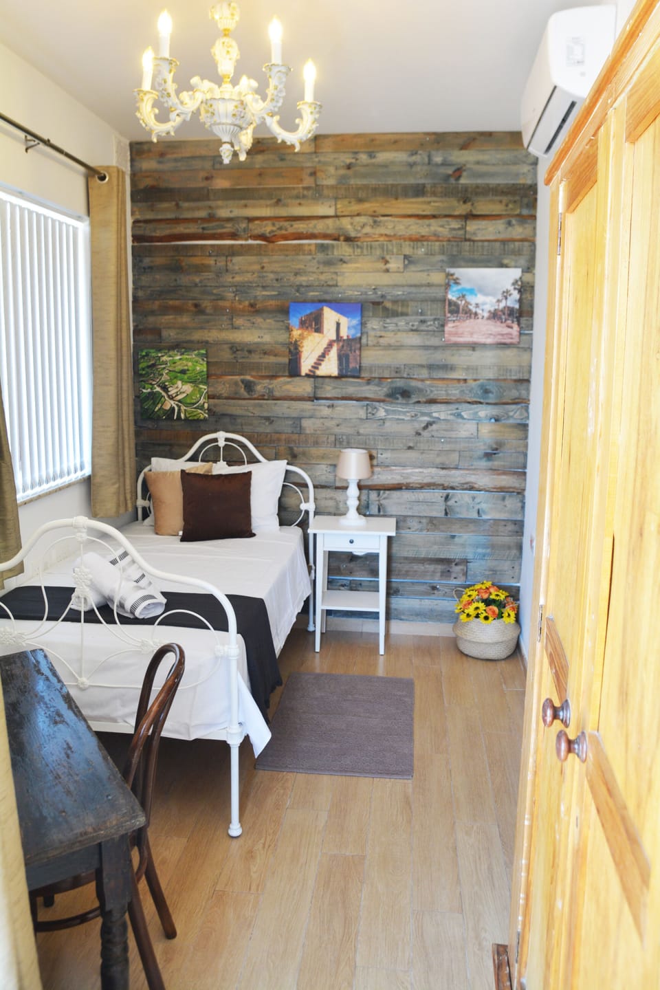 Desk, iron/ironing board, free WiFi, bed sheets