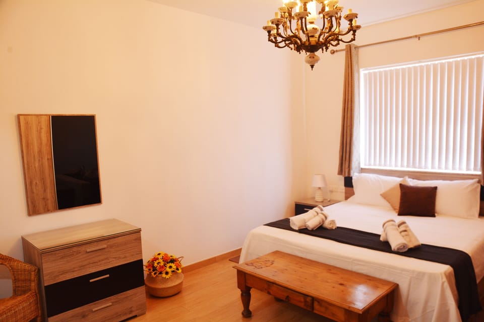 Classic Double or Twin Room | Desk, iron/ironing board, free WiFi, bed sheets