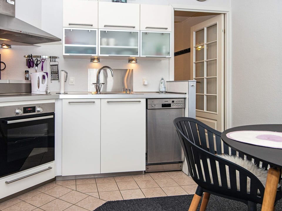 House | Private kitchen | Electric kettle, toaster
