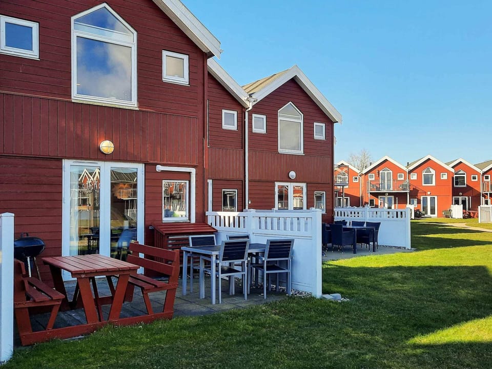 House | Outdoor dining