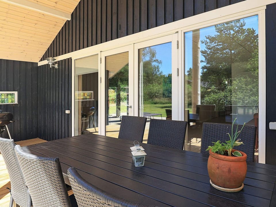 House | Outdoor dining