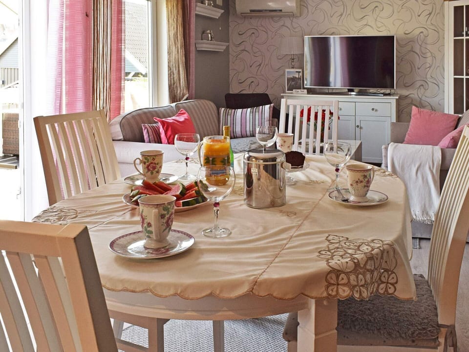 Apartment | Dining