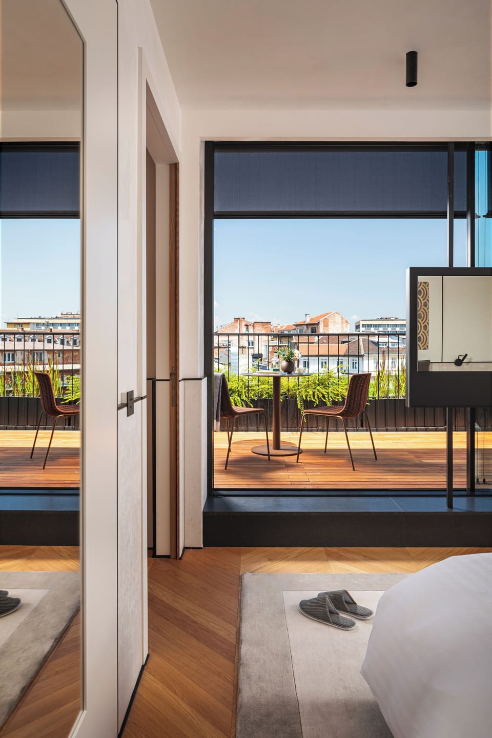 Premium bedding, down comforters, pillowtop beds, minibar