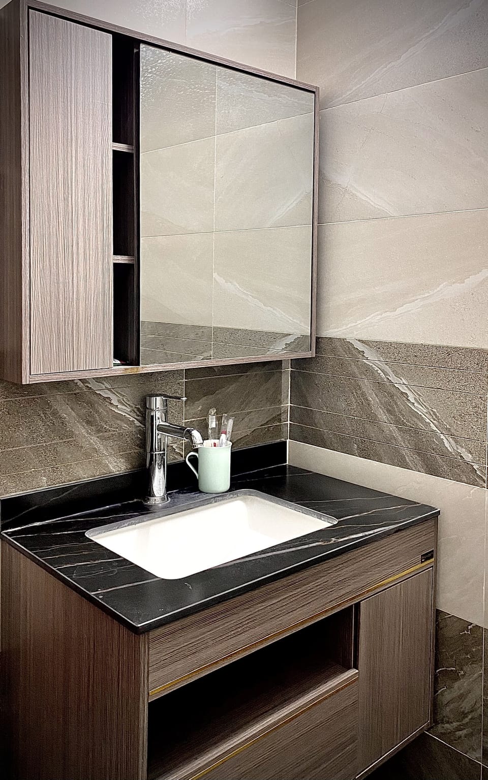 Superior Double Room | Bathroom | Slippers