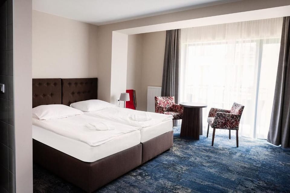 Standard Quadruple Room | In-room safe, desk, iron/ironing board, free WiFi