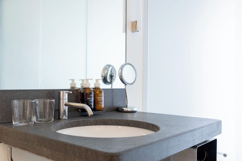 Design Double Room | Bathroom | Free toiletries, hair dryer, heated floors, towels